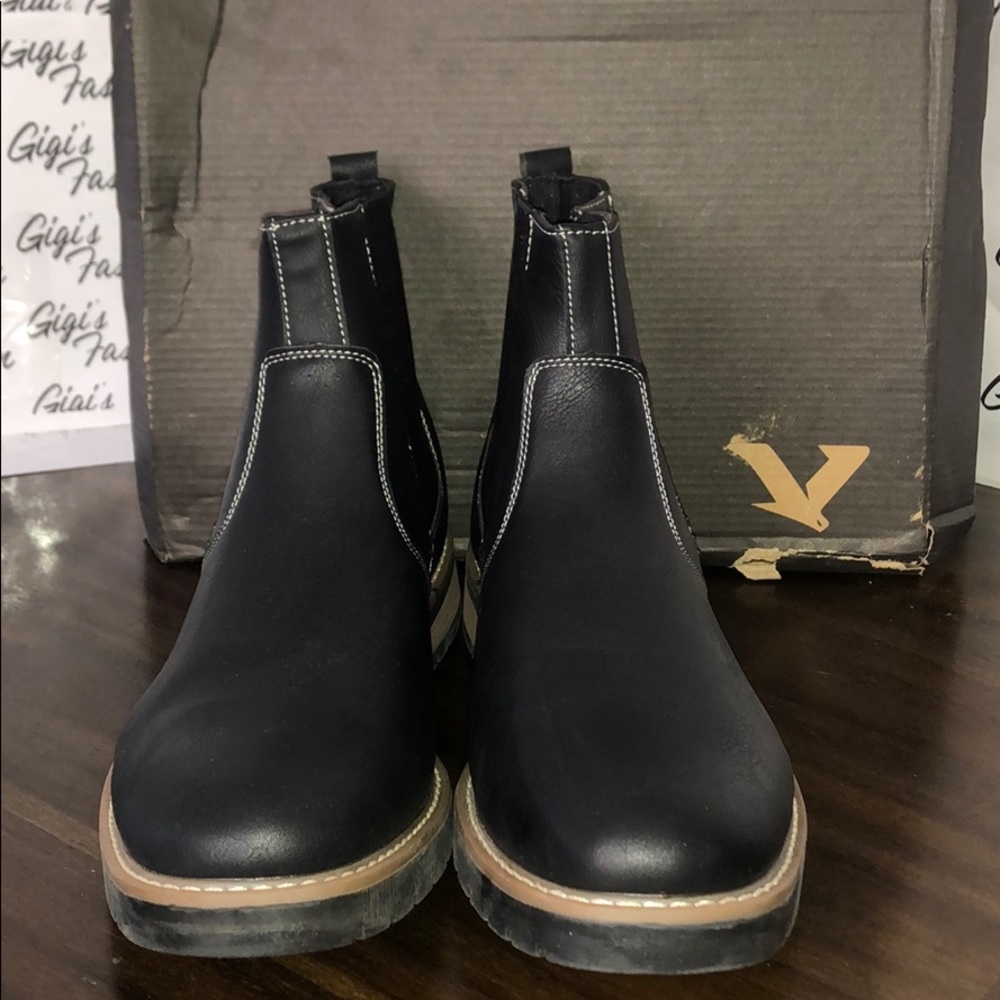Men's Round toe Chukka Boots by Vance Co.